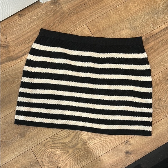 a new day Dresses & Skirts - A New Day Black and White Ribbed Crochet Pencil Skirt